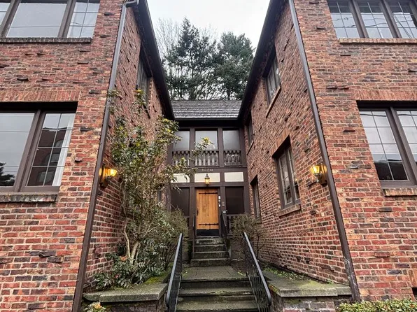 Anhalt, 1320 Queen Anne Ave N APT 7, Seattle, WA 98109