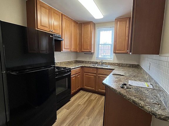 4th image of 5230 Rexford St