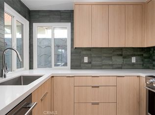 2255 Miramonte Cir W Unit D, Palm Springs, CA 92264