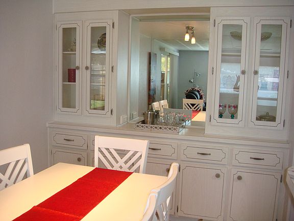 dining area / built in cabs
