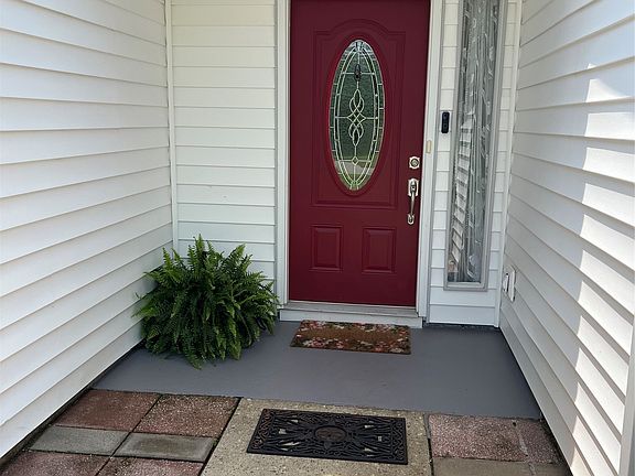 2nd image of 196 Chestnut Dr