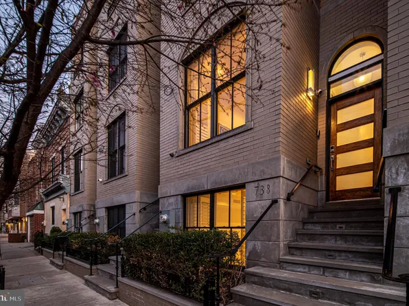 738 Bainbridge St, Philadelphia, PA 19147