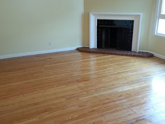 4th image of 624 Florence St