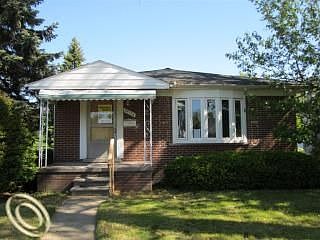1st image of 24126 Currier St