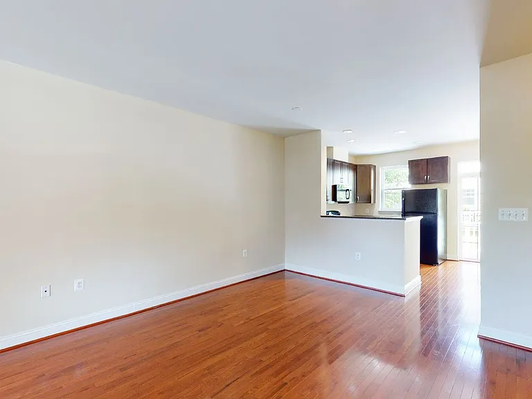 720 Barnes St NE — Photo 10