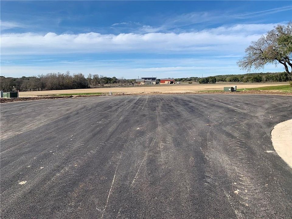 2nd image of 209 Fall Dr