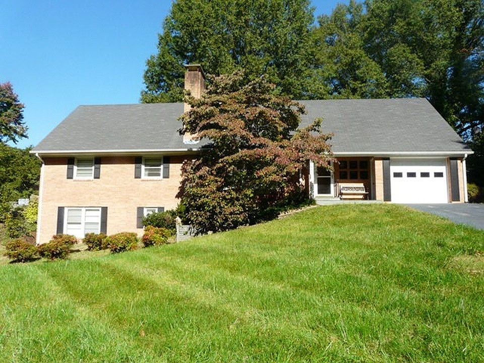 1st image of 428 Downing Dr