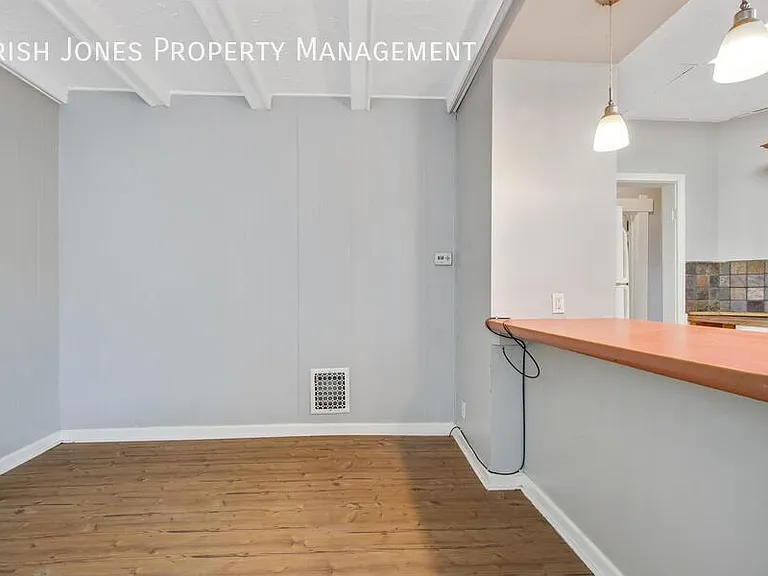 2522 Delaware Ave #LOWER - UTILITIES IN — Photo 5