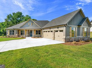 122 S Pointe Dr, Hartwell, GA 30643