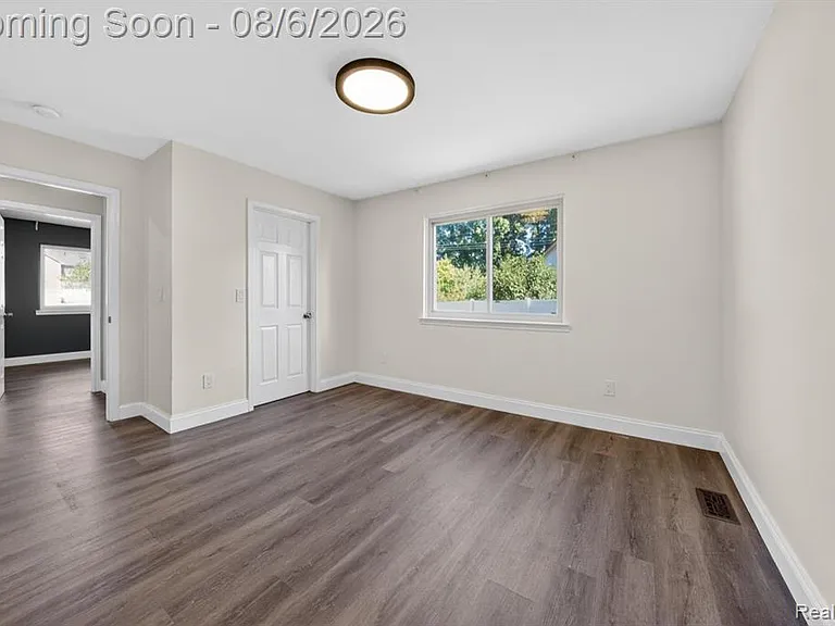 45925 Ashwood Ln — Photo 11
