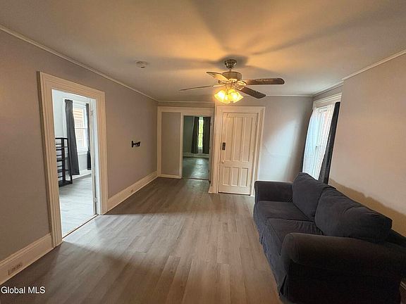3rd image of 334 4th St Unit 3