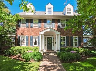 628 N 2nd Ave, St Charles, IL 60174