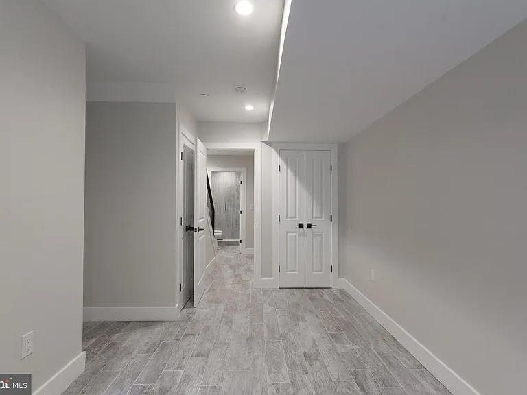 2722 Latona St — Photo 15