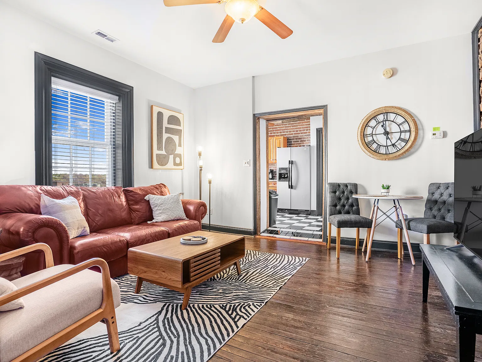 1 bed, 890 sqft, $1,250 — Photo 1