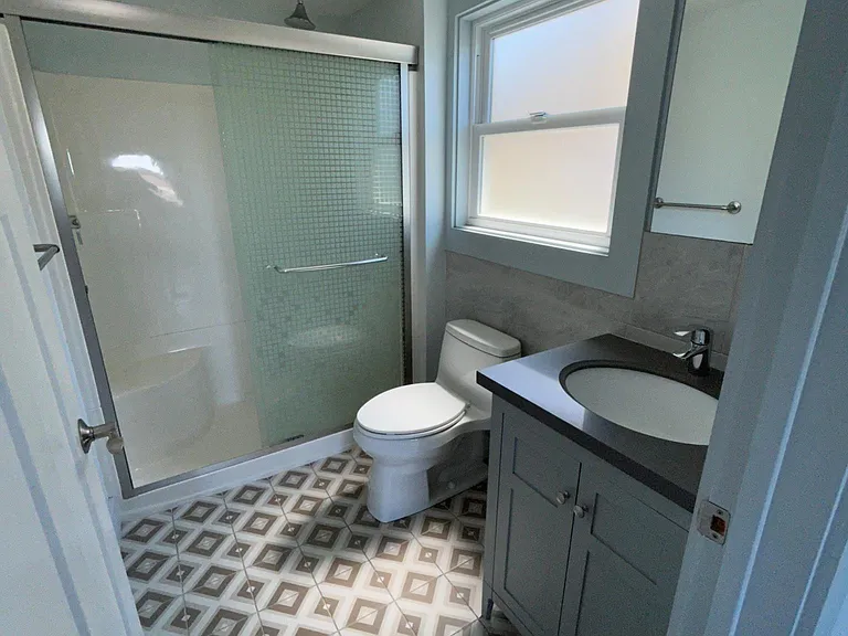 5814 Shattuck Ave #B — Photo 27