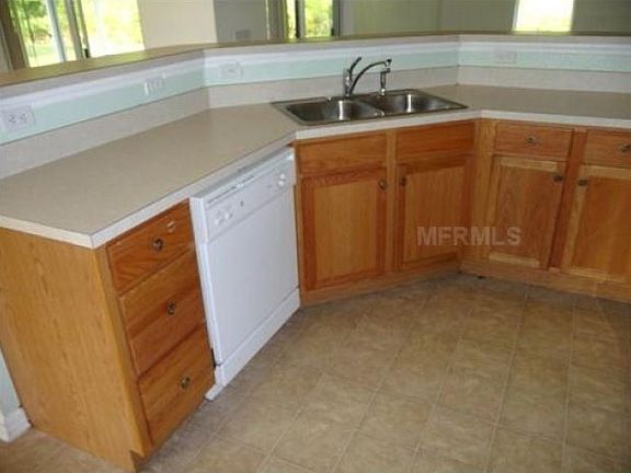 3rd image of 602 Woodland Creek Blvd