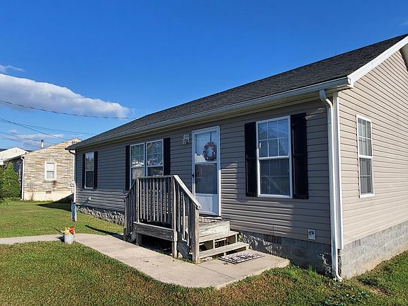 3rd image of 110 Dickinson Dr
