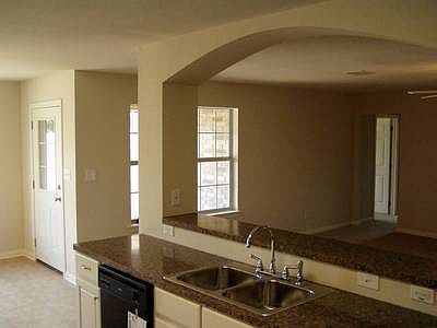 5th image of 378 Fernwood Dr