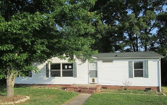 1st image of 725 Old Hickory Ln