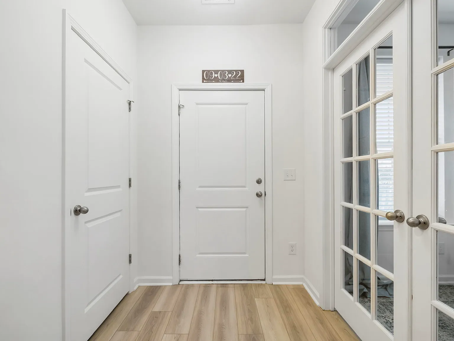 3 bed, 3.5 bath, 1900 sqft, $2,950 — Photo 4