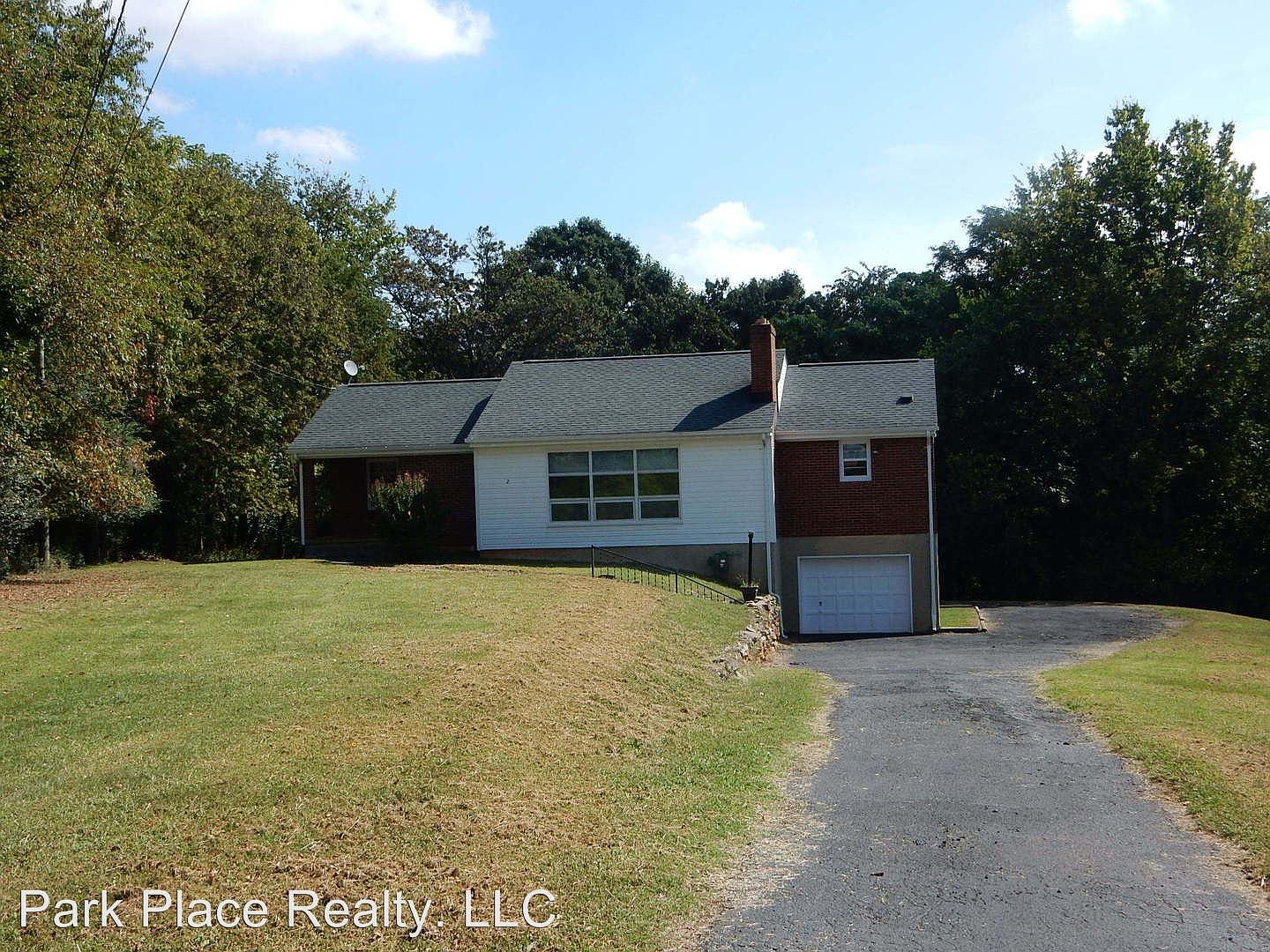 2 Upland Dr, Salem, VA 24153 Zillow