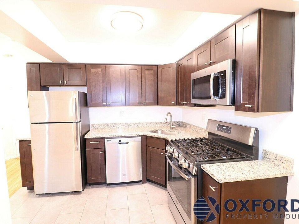 1st image of 14345 Sanford Ave APT 505
