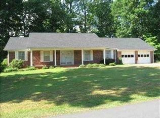 310 Lakewood Cir, Greer, SC 29651
