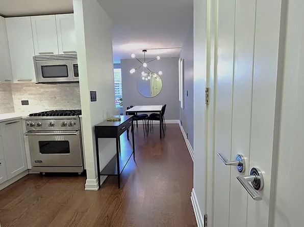 200 East 94th Street image 6 of 25