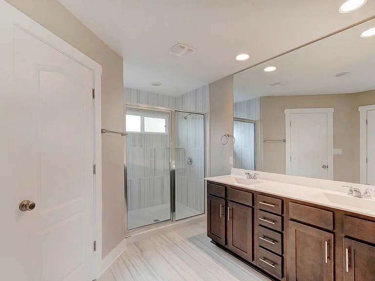 708 Coconut Grv — Photo 13