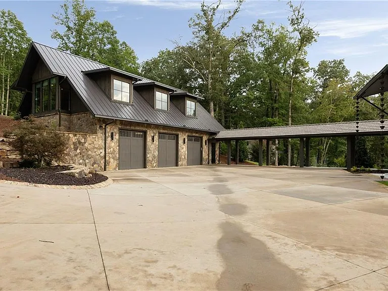 725 Rocky Point Dr — Photo 24