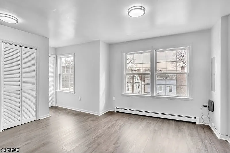 3 bed, 1.0 bath, $2,375 — Photo 1