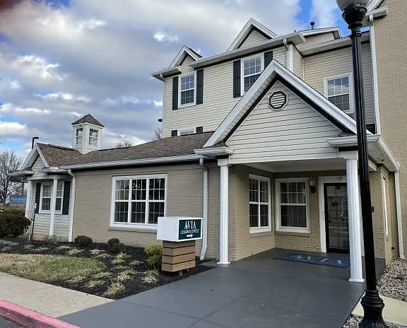703 N Shore Dr — Photo 3