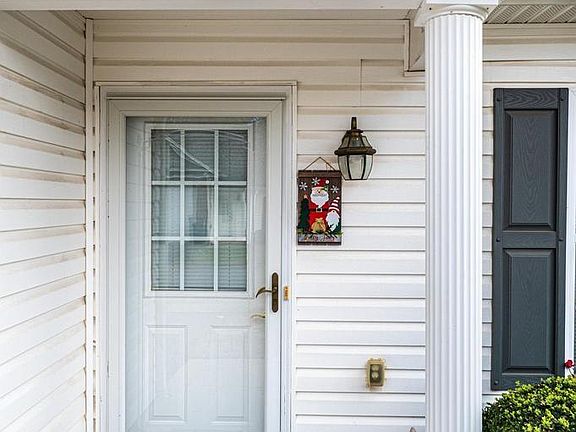 3rd image of 1687 Golden Cedar Ln