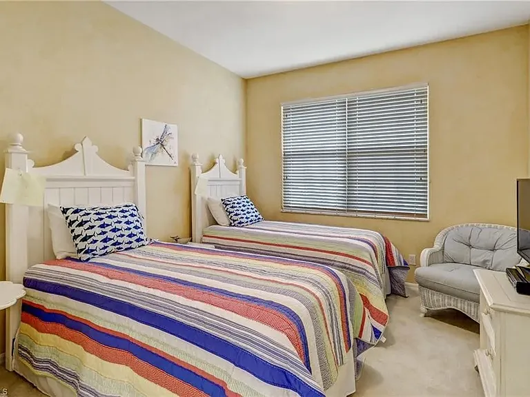 913 Fairhaven Ct — Photo 6