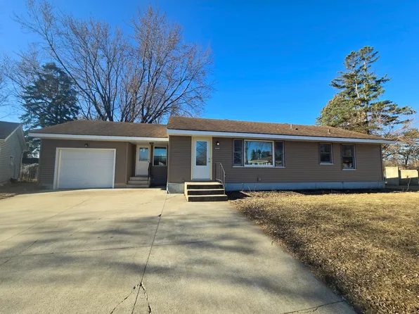 508 Sunnyside Cir, Farmington, MN 55024
