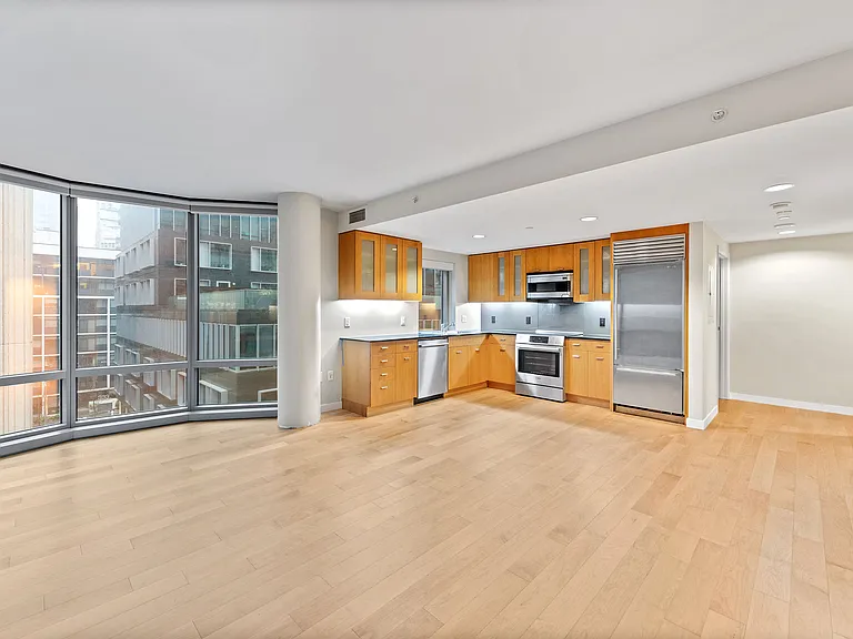 355 1st St #S502 — Photo 2
