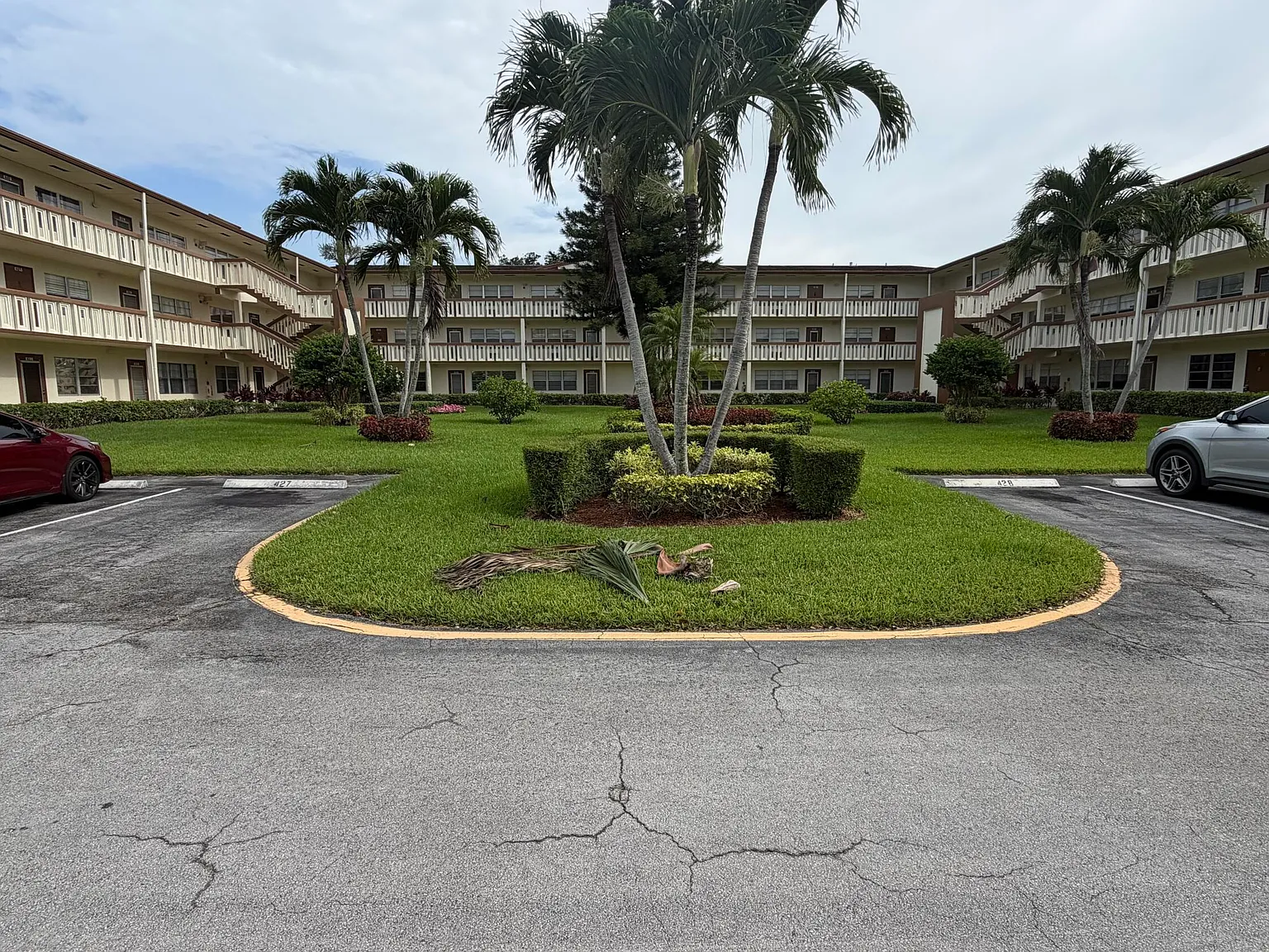 1 bed, 1.5 bath, 720 sqft, $1,500 — Photo 1