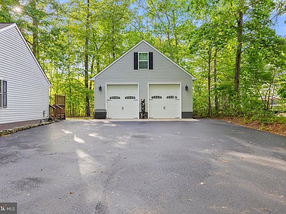 5th image of 239 Oakwood Dr