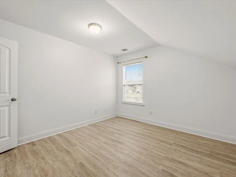 102 Old Mill Rd — Photo 22