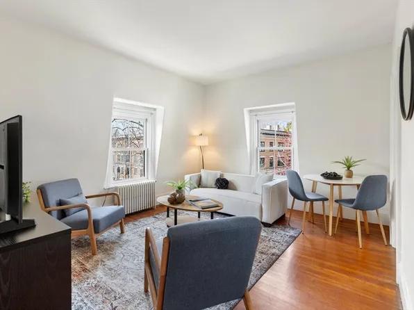 26 Linnaean St #3, Cambridge, MA 02138