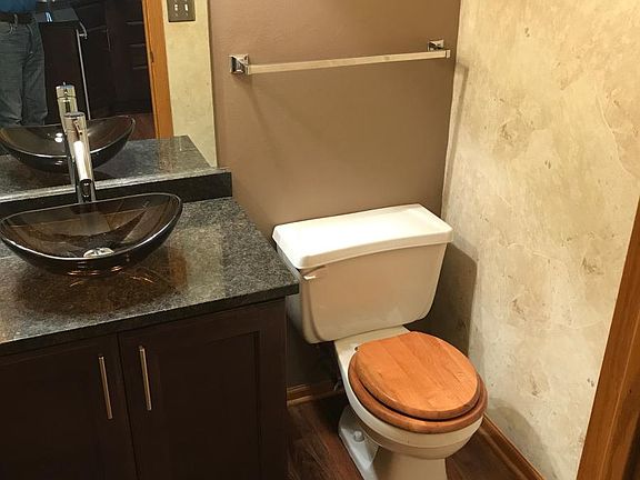 3rd image of 1020 68th St Unit 6