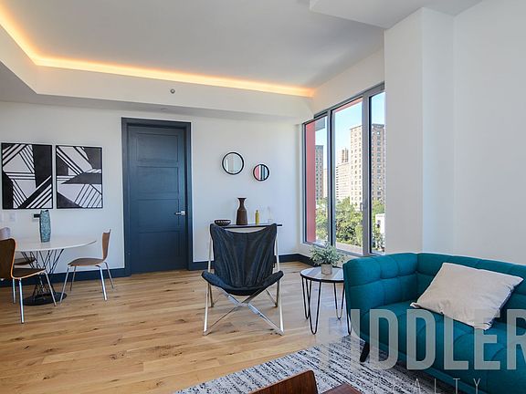 4th image of 10 Montieth St APT 629