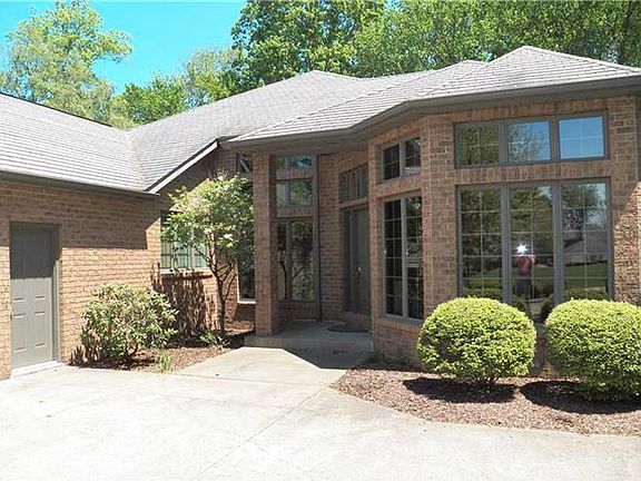 2nd image of 1187 Foxwood Dr