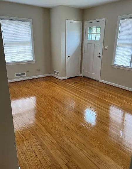 1027 Saint Clair Ave #A — Photo 3