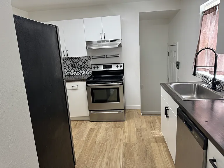 1003 Benham St #105 — Photo 2