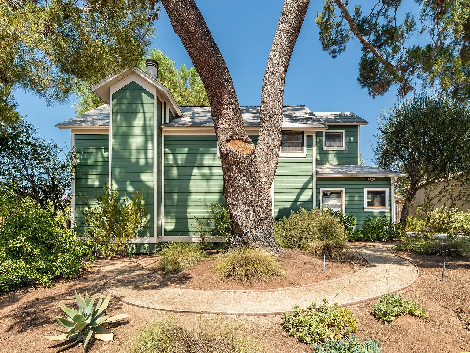 3 bed, 1898 sqft, $4,800 — Photo 4