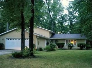 4492 Mapleview Dr, Vermilion, OH 44089