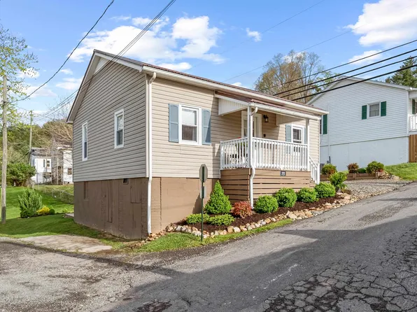 102 Short St, Fries, VA 24330