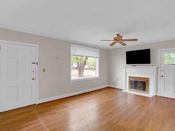 2nd image of 412 N Trenholm Rd