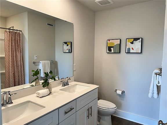 5th image of 1255 Newbury Highland #145
